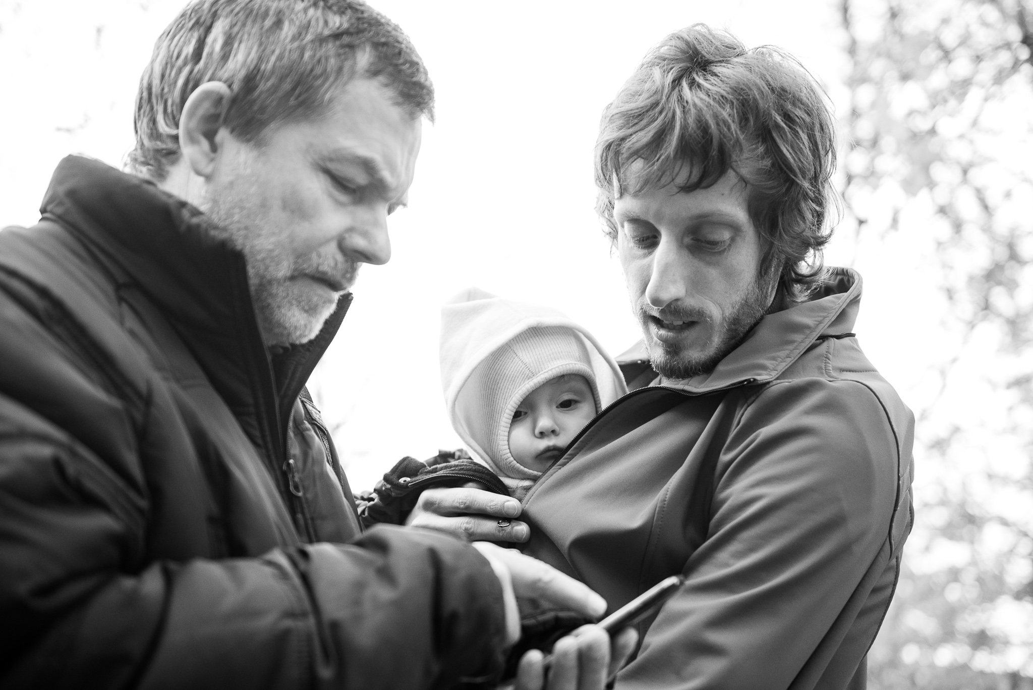 Veru, prosím tě, vysvětli jim, že mnohem rychlejší by bylo se prostě zeptat na cestu
