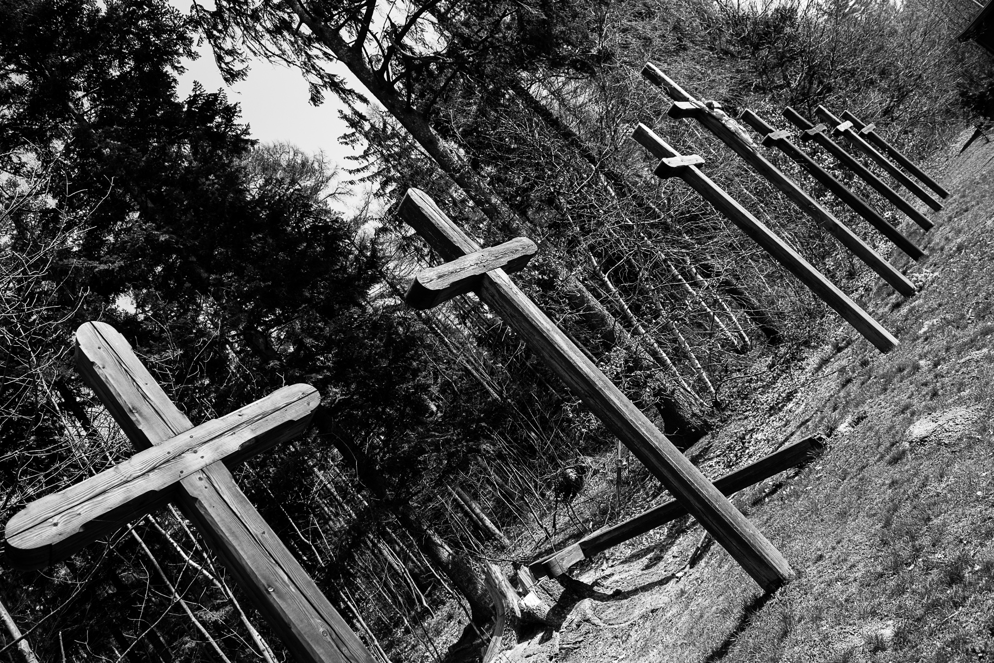Konečně víme, jak vypadá devět křížů a známe hrůznou historku o jejich vzniku