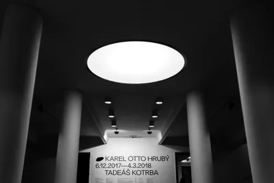 Na výstavě skvělých fotografií pana Hrubého jsme dumali nad tím, jak se asi fotilo s analogem