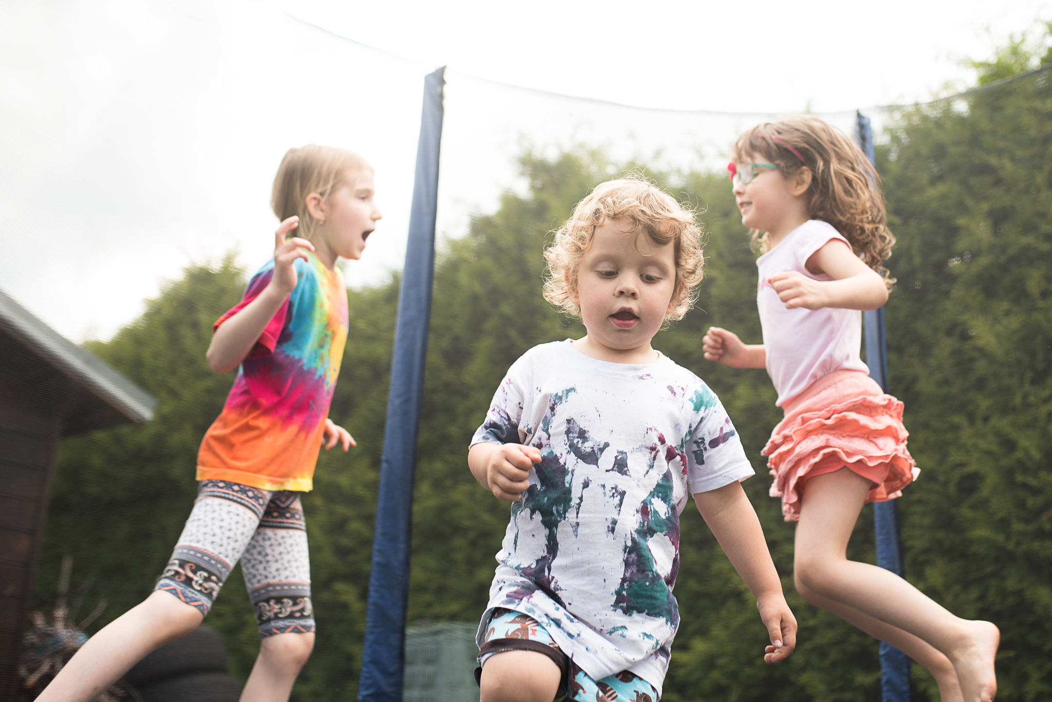 Trampolína, zábava na dlouhá odpoledne (a skákání v dešti zážitek vskutku nezapomenuelný)