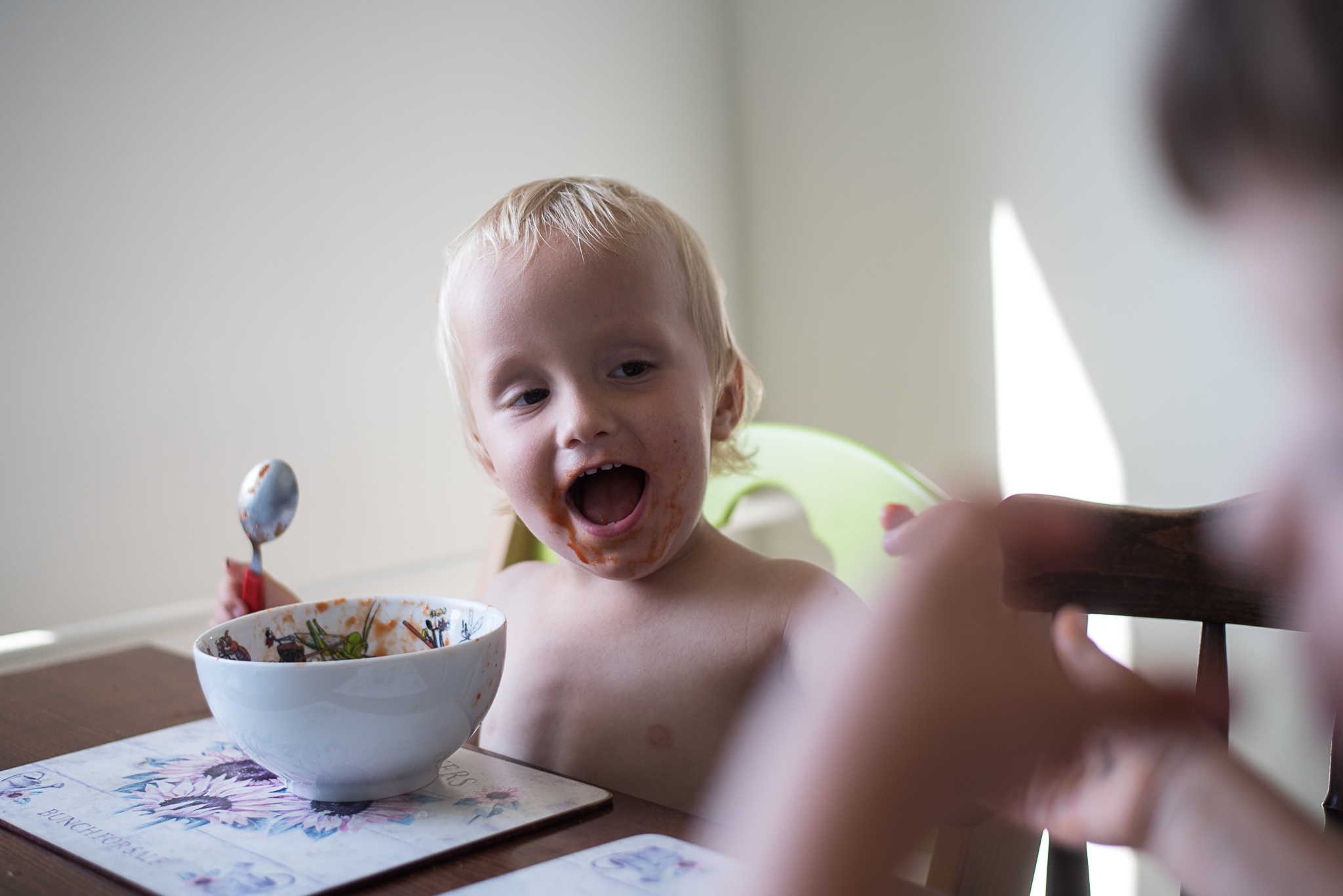 Čistota zdí dává tušit, že tato fotografie nebyla pořízena v našem bytě