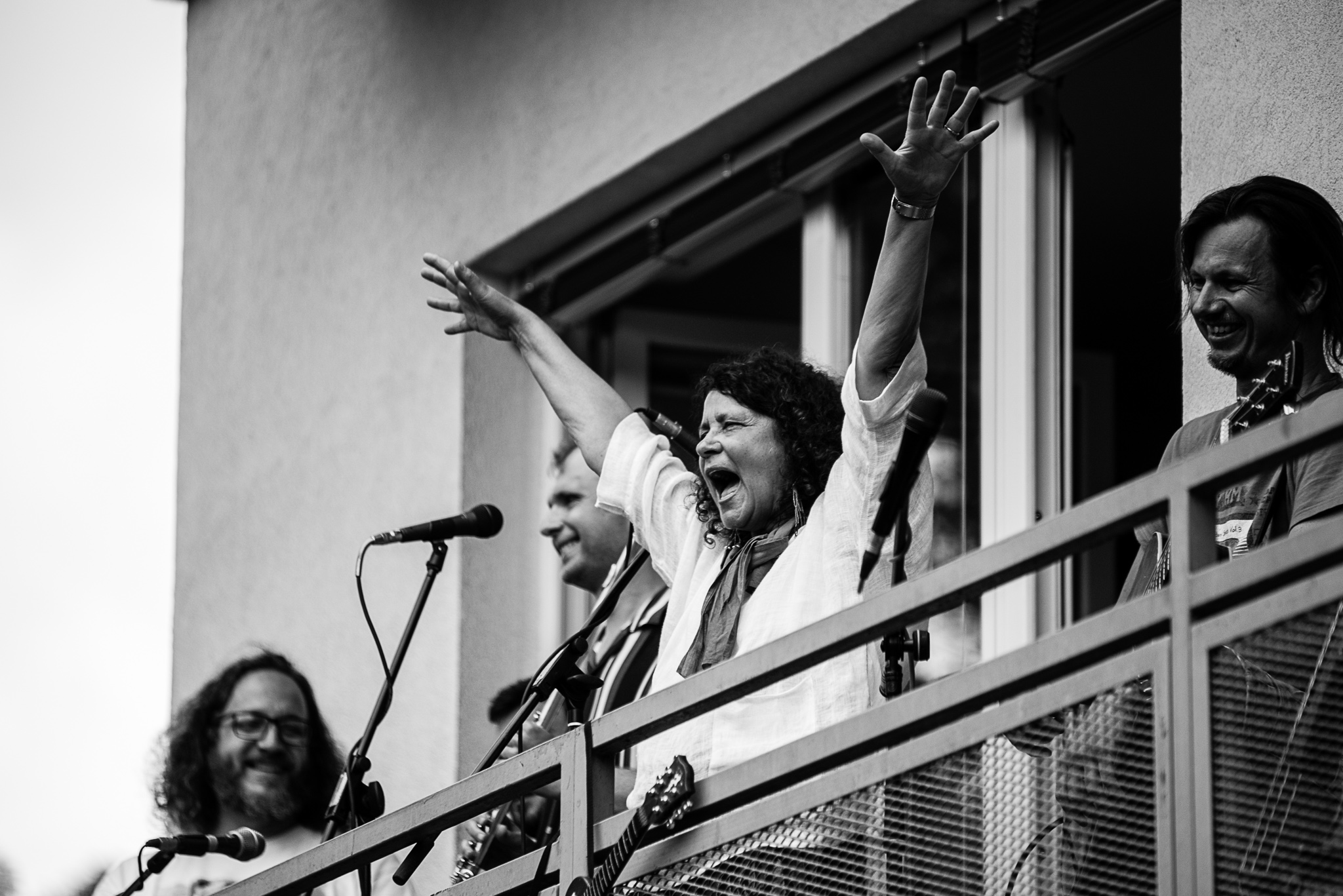 Iva Bittová zavítala na jeden komínský balkon!