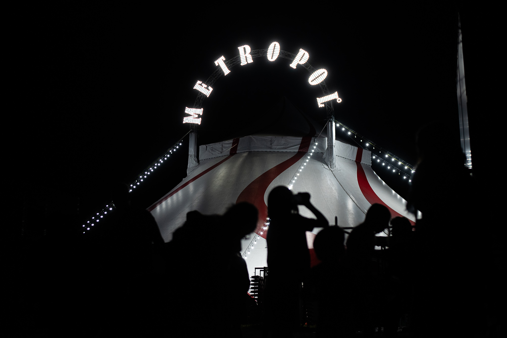 Cirkus Metropol v Chocni, záruka "out-of-the-box" zážitku pro děti a velké únavy pro jejich doprovod