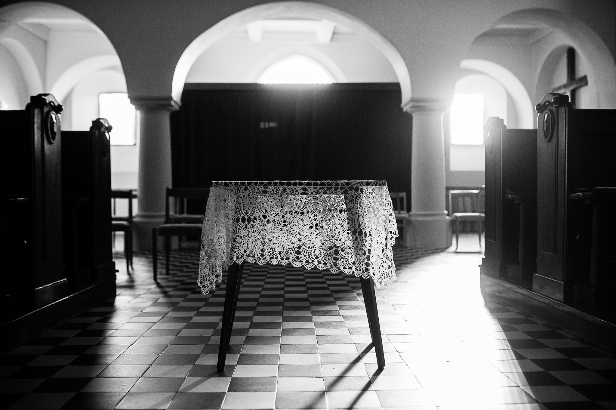 To se hned pozná, když kostel hlídá fotograf - on tam jen tak nesedí a nečeká na návštěvníky, ale hledá si "places of atmosphere"