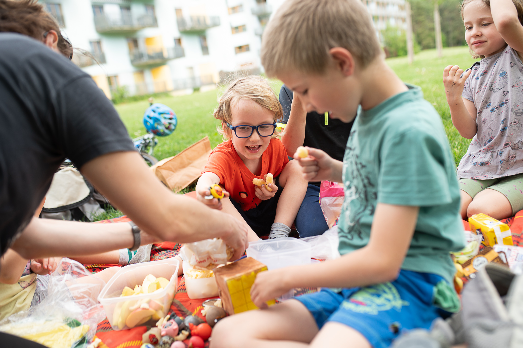 Vezměte děti na piknik, ale pak se nedivte, že nedělají nic jiného, než se cpou